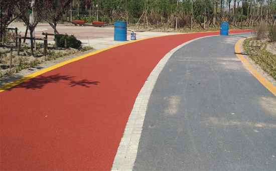 塑膠健身步道是指在公園、體育場館等公共場合設置的